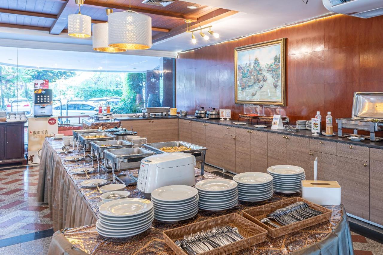 Nonthaburi Palace Hotel Bagian luar foto