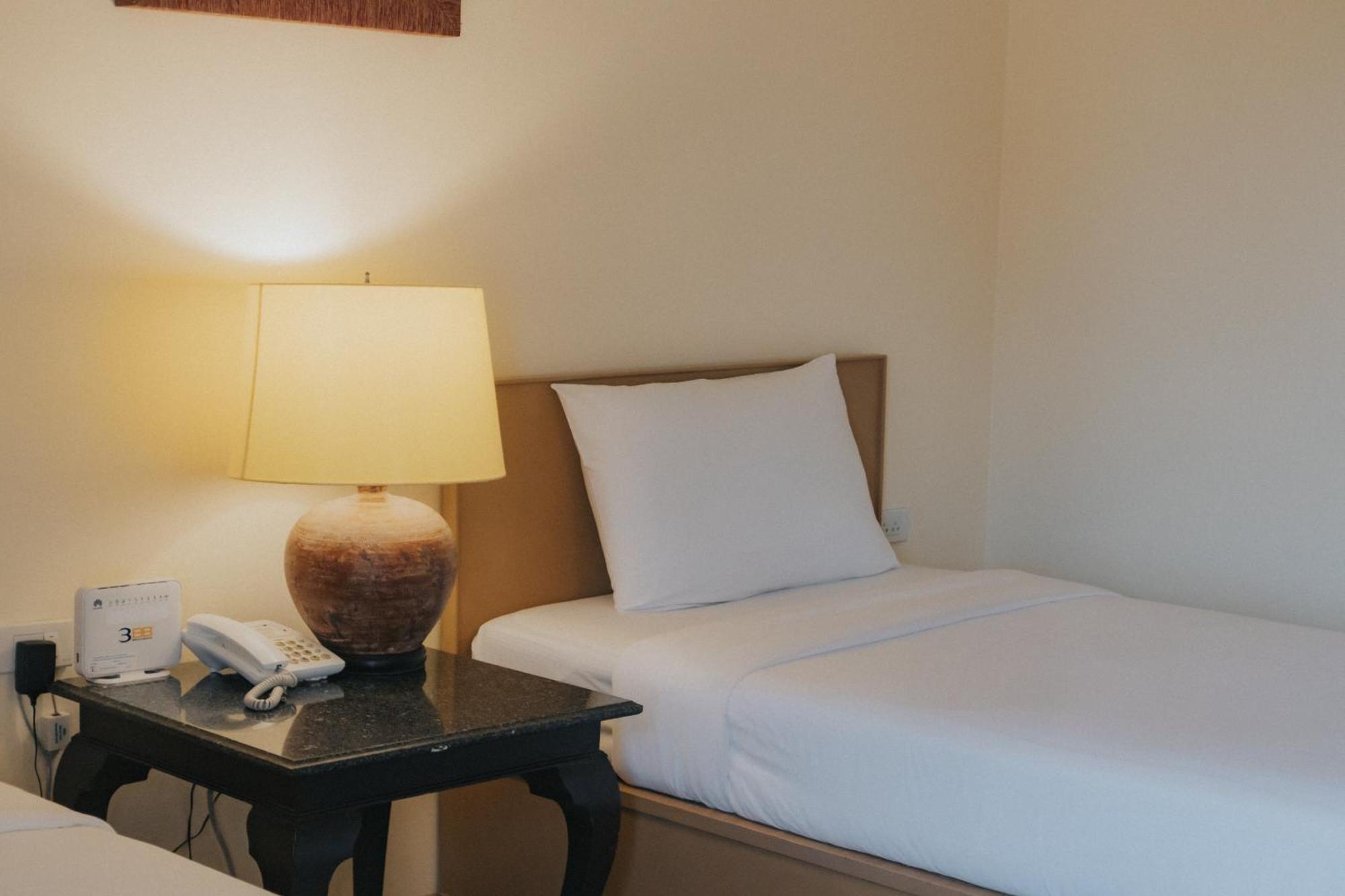 Nonthaburi Palace Hotel Bagian luar foto