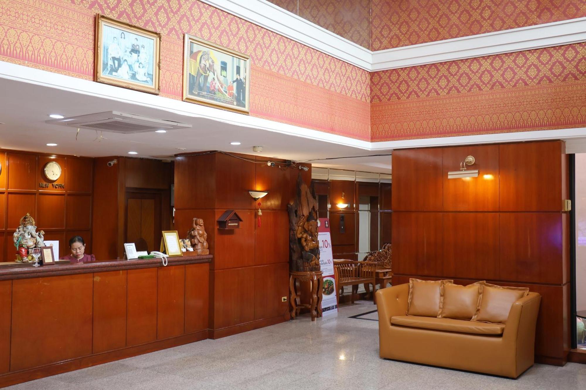 Nonthaburi Palace Hotel Bagian luar foto